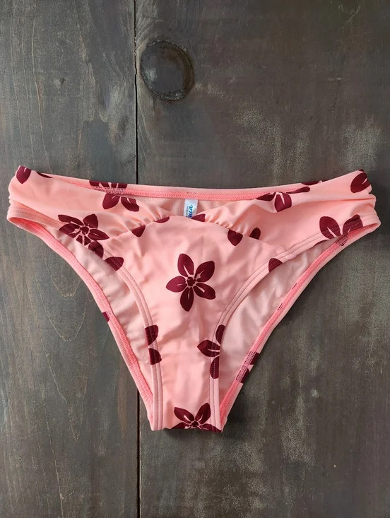 NWT La Vie en Rose Coral Red Floral V-Cut Cheeky Bikini Bottom - Size Small - Picture 1 of 10